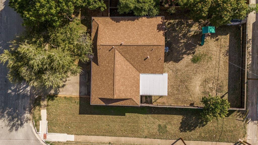 12657 Promenade Lane, Dallas, TX 75238 Plenty of outdoor space
