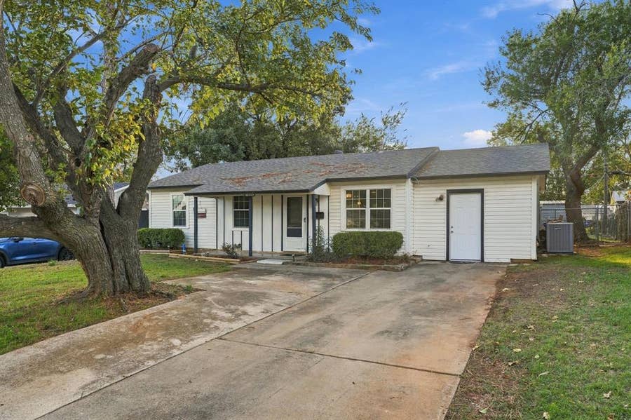 Property photo for 1005 Blanco Drive, Euless, TX