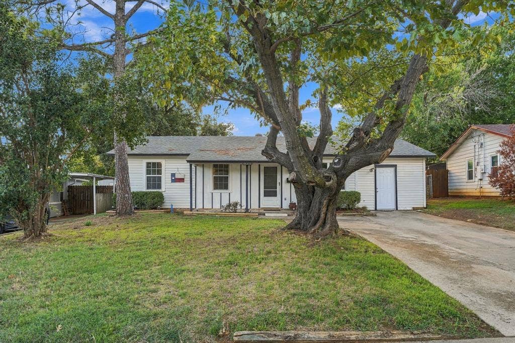 1005 Blanco Drive, Euless, TX 76039