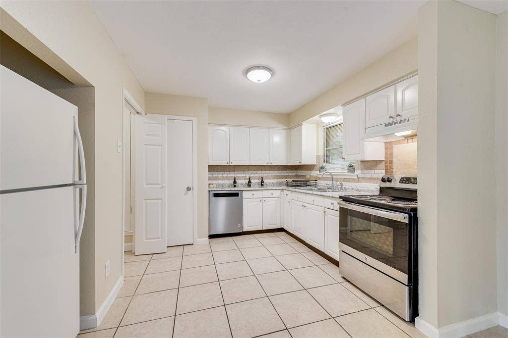 727 Sara Drive, Mesquite, TX 75149 727 Sara Drive, Mesquite, TX 75149