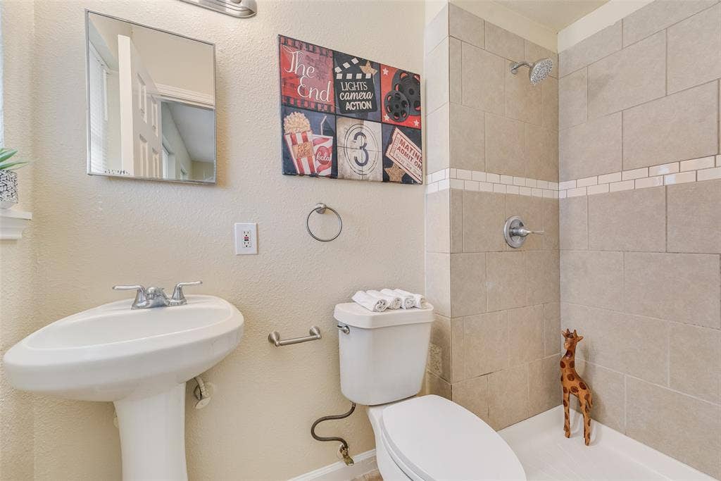 727 Sara Drive, Mesquite, TX 75149 727 Sara Drive, Mesquite, TX 75149
