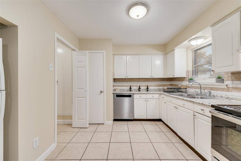 727 Sara Drive, Mesquite, TX 75149 727 Sara Drive, Mesquite, TX 75149