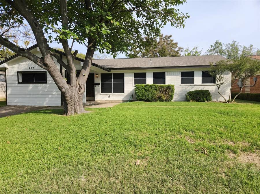 Property photo for 727 Sara Drive, Mesquite, TX