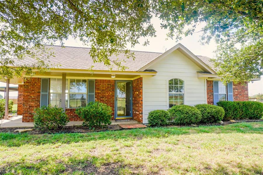 Property photo for 10720 Expedition Drive, Godley, TX