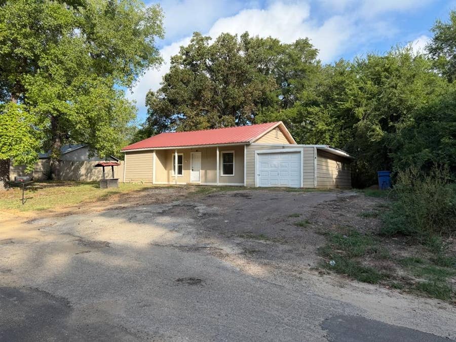 Property photo for 110 E Cate Street, Grand Saline, TX