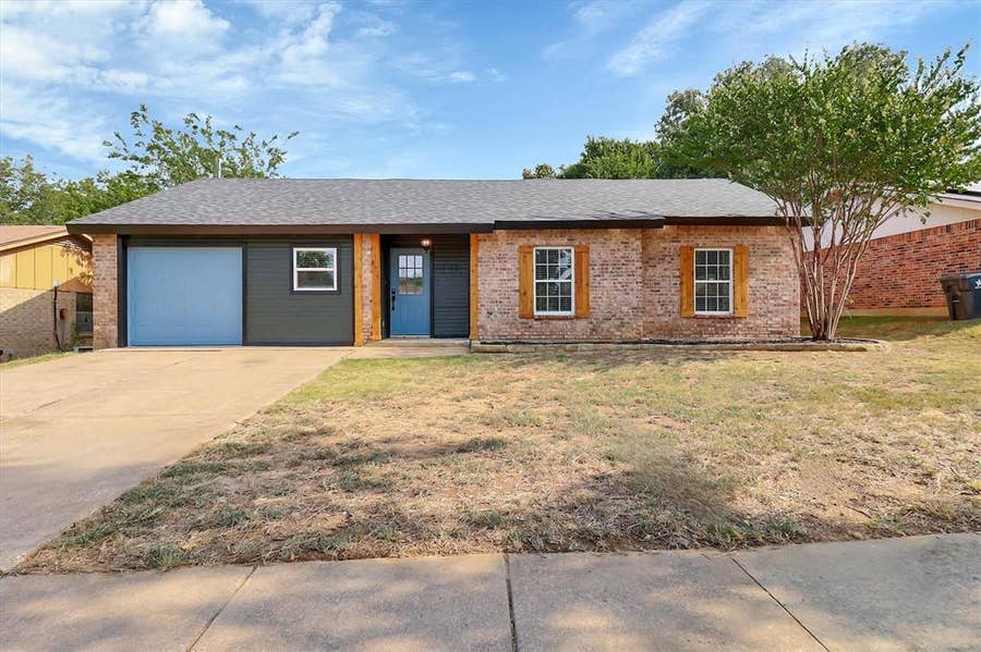 Property photo for 1913 Sandra Kay Lane, Arlington, TX