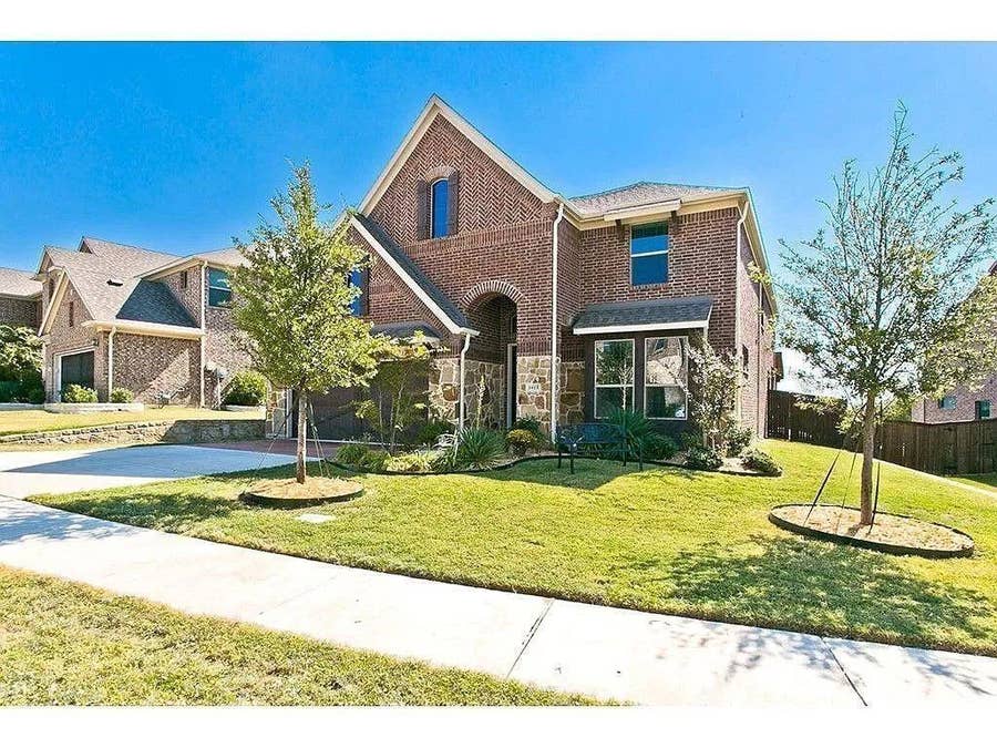 Property photo for 1013 Chickasaw Drive, Carrollton, TX