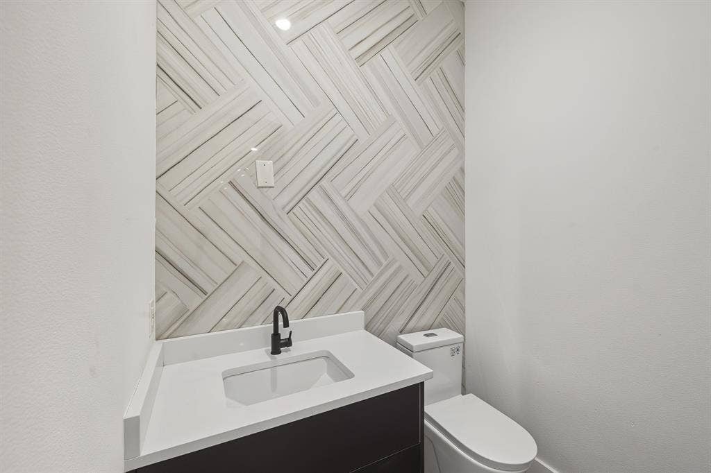 14140 Edgecrest Drive, Dallas, TX 75254 14140 Edgecrest Drive, Dallas, TX 75254