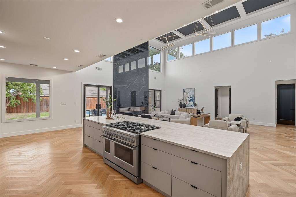 14140 Edgecrest Drive, Dallas, TX 75254 14140 Edgecrest Drive, Dallas, TX 75254