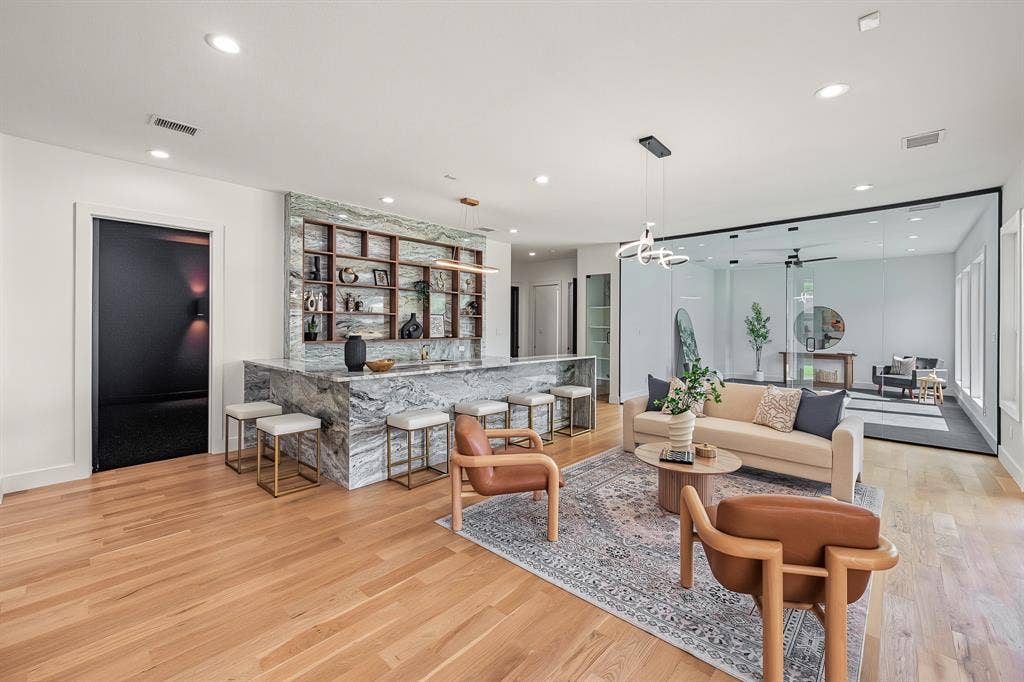 14140 Edgecrest Drive, Dallas, TX 75254 14140 Edgecrest Drive, Dallas, TX 75254