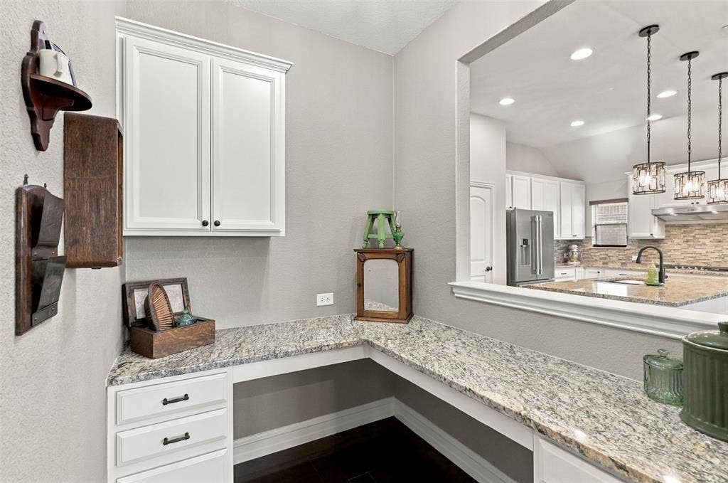 525 Yellowstone Drive, Celina, TX 75009 Office nook off kitchen