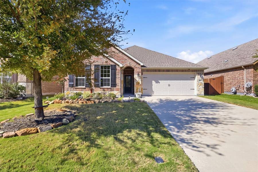 Property photo for 525 Yellowstone Drive, Celina, TX