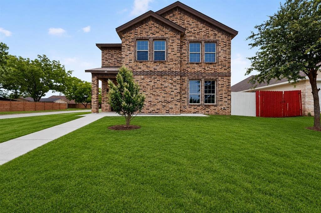 800 Oak Creek Drive, Hutchins, TX 75141 800 Oak Creek Drive, Hutchins, TX 75141