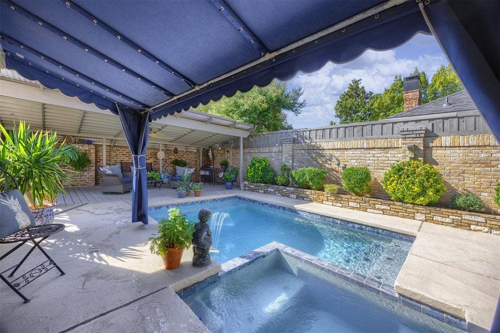 16024 Chalfont Circle, Dallas, TX 75248
