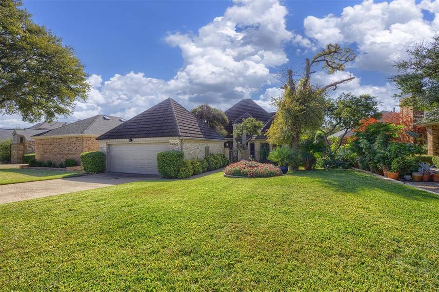 Property photo for 16024 Chalfont Circle, Dallas, TX