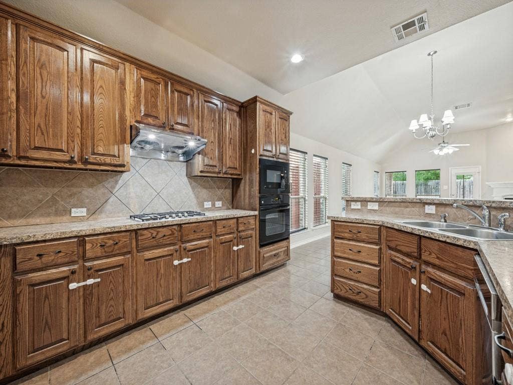 1513 Enchanted Rock Trail, McKinney, TX 75072 1513 Enchanted Rock Trail, McKinney, TX 75072