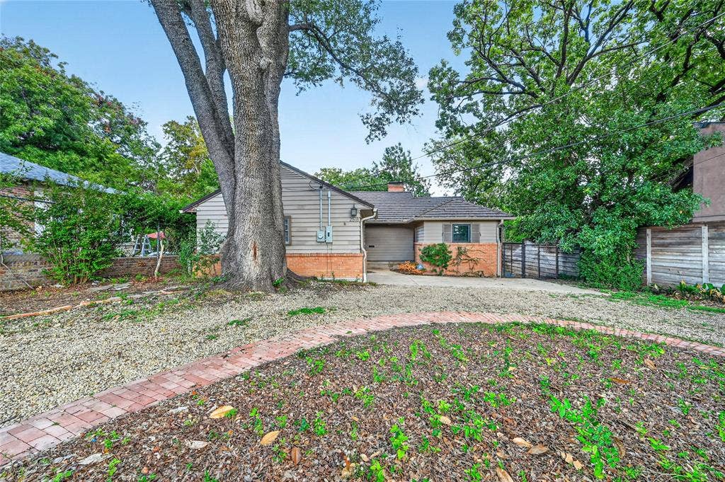 2518 Maple Springs Boulevard, Dallas, TX 75235