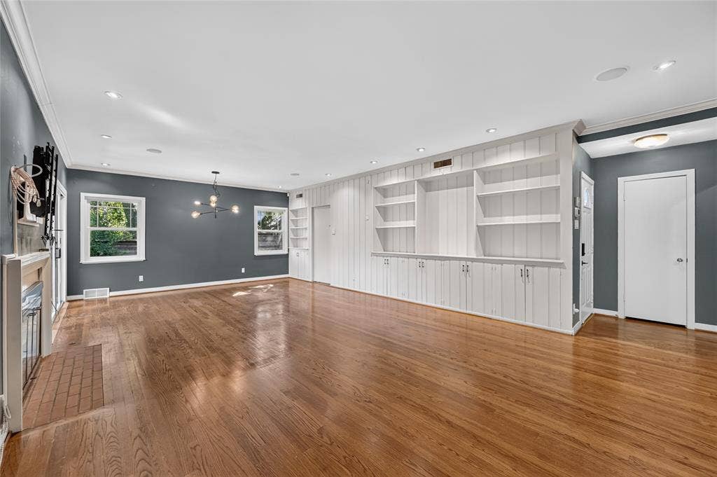 2518 Maple Springs Boulevard, Dallas, TX 75235
