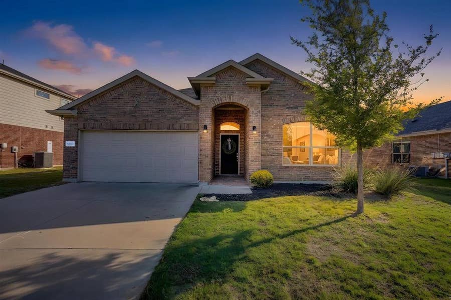 Property photo for 1203 Tiburon Trail, Cleburne, TX