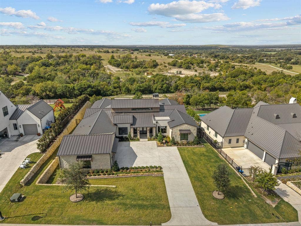 4516 Chablis Drive, Fort Worth, TX 76126