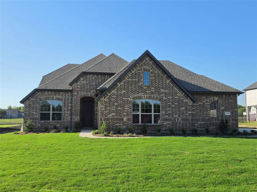 Property photo for 247 Redwood Circle, Trenton, TX