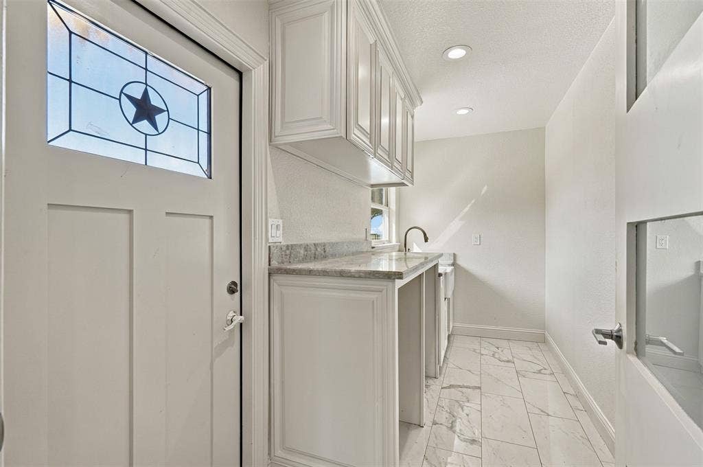 7105 Hunt Lane, Rockwall, TX 75087 Door leading to backyard patio
