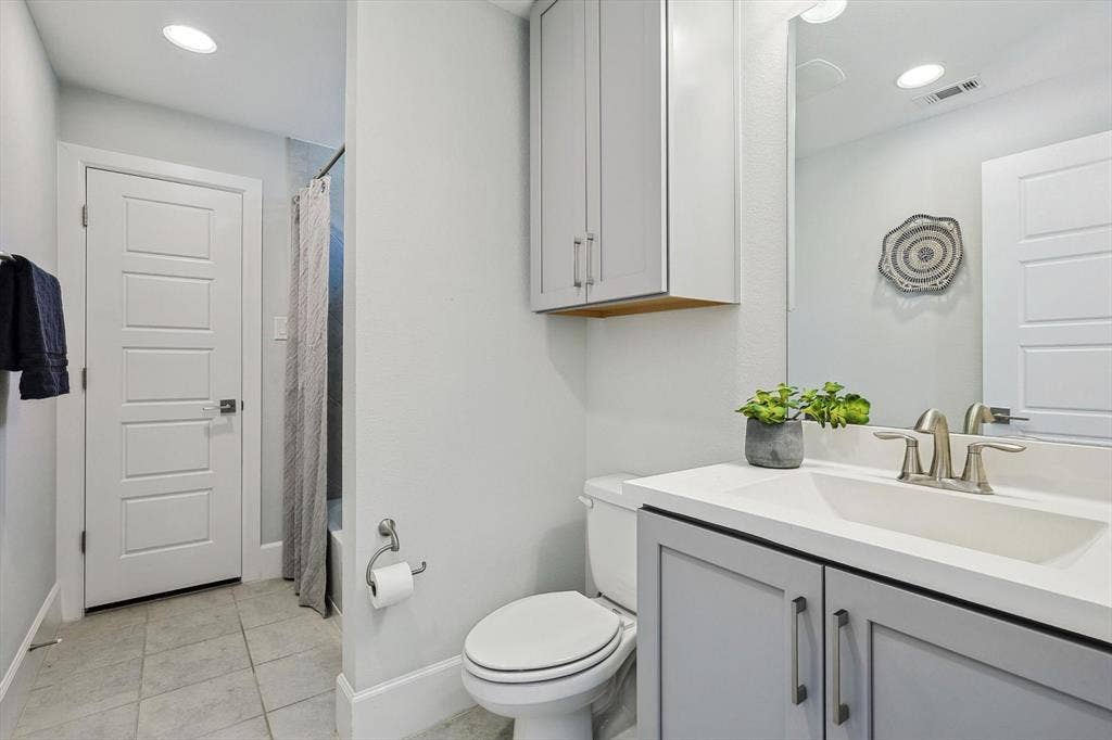 Bathroom 1st Floor