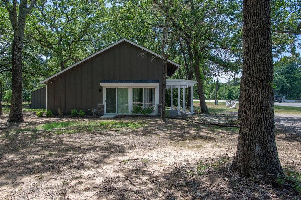 6120 Payne Road, Log Cabin, TX 75148