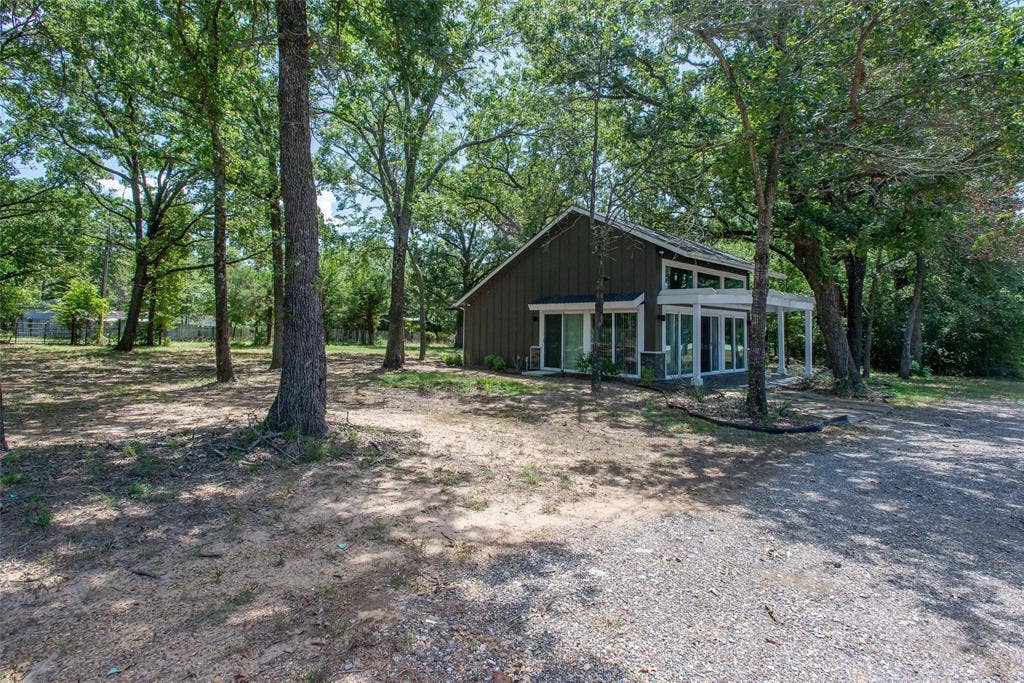 6120 Payne Road, Log Cabin, TX 75148