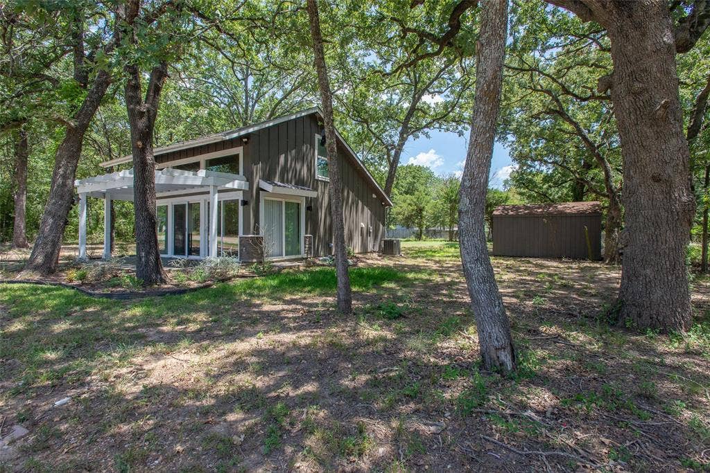 6120 Payne Road, Log Cabin, TX 75148