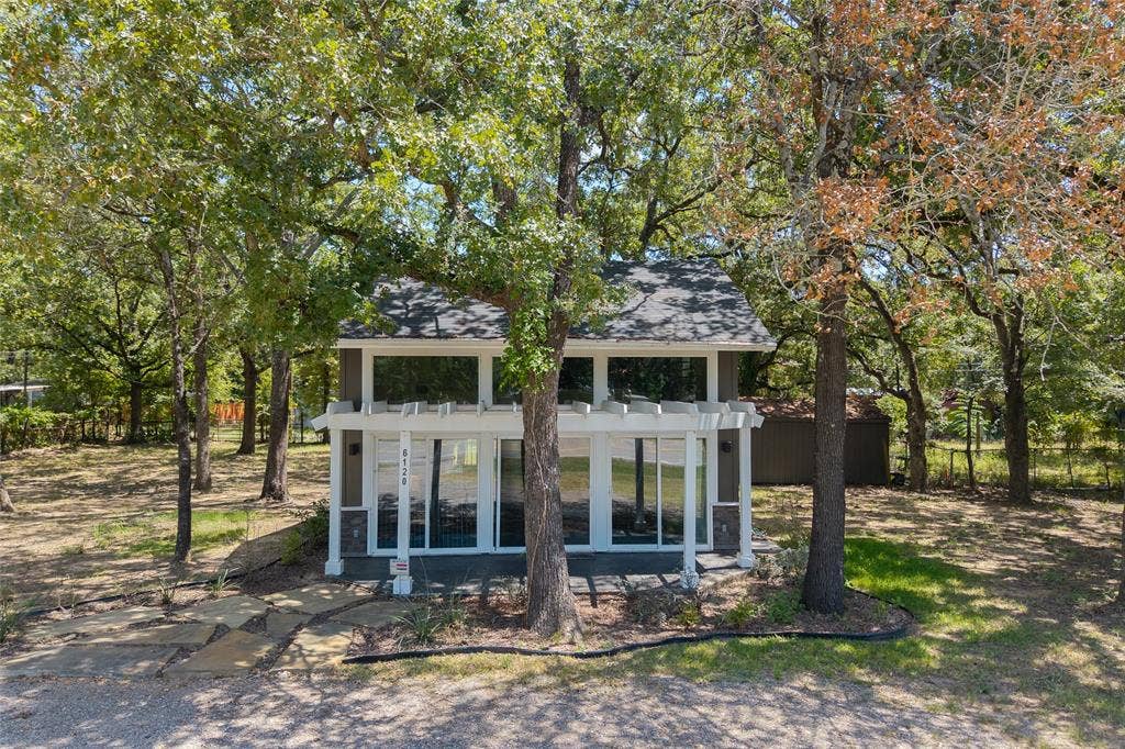 6120 Payne Road, Log Cabin, TX 75148