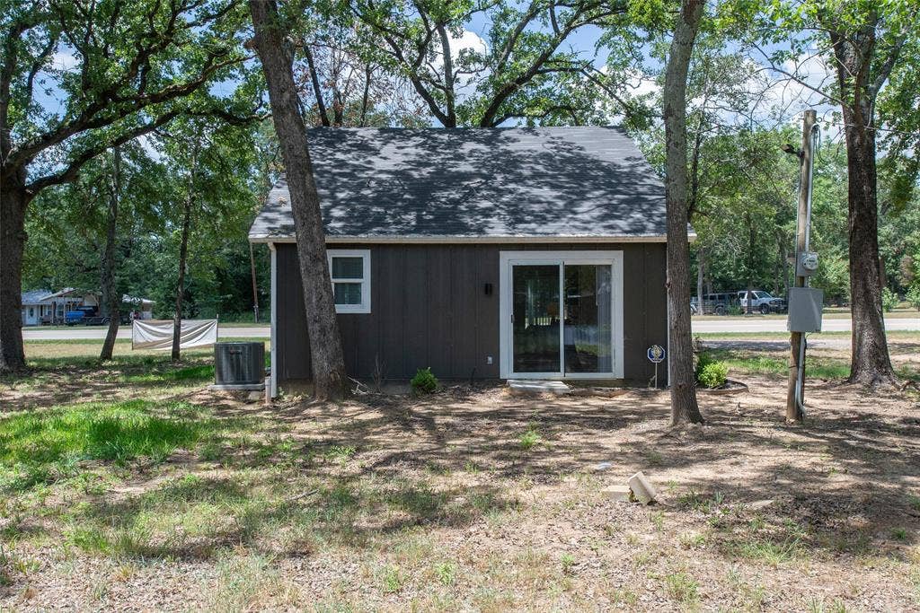6120 Payne Road, Log Cabin, TX 75148