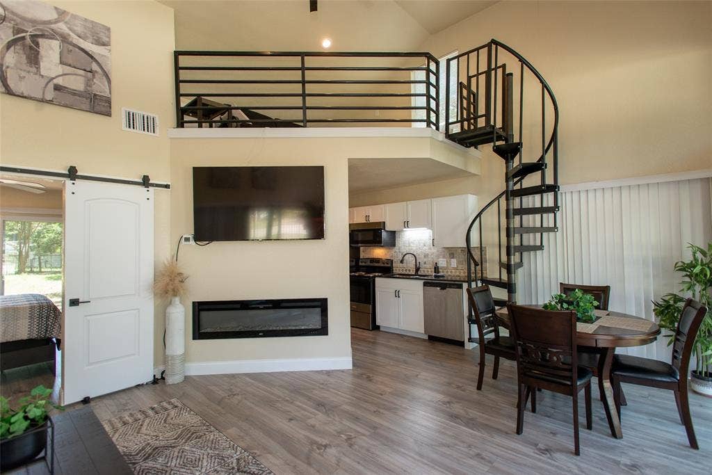6120 Payne Road, Log Cabin, TX 75148