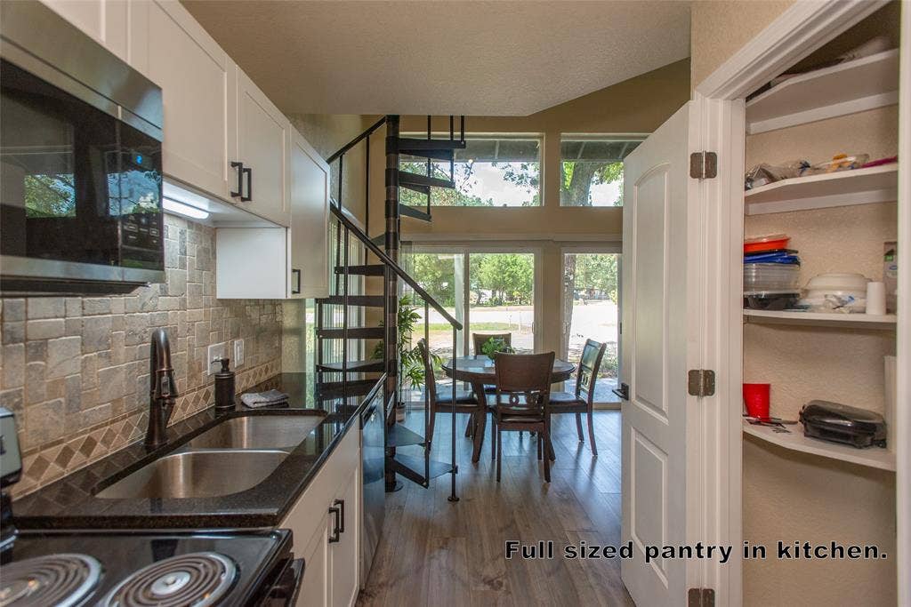 6120 Payne Road, Log Cabin, TX 75148