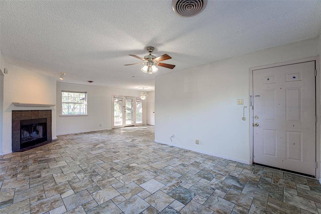 2906 Windmill Lane, Farmers Branch, TX 75234