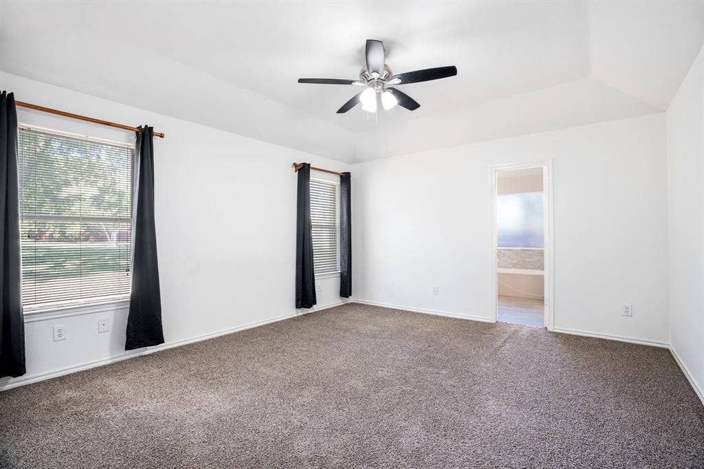 801 Bentree Drive, Fort Worth, TX 76120