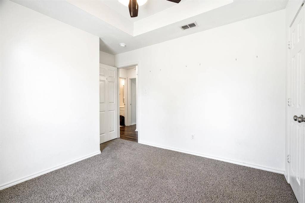 801 Bentree Drive, Fort Worth, TX 76120