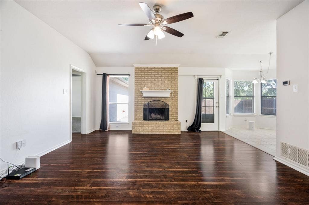 801 Bentree Drive, Fort Worth, TX 76120