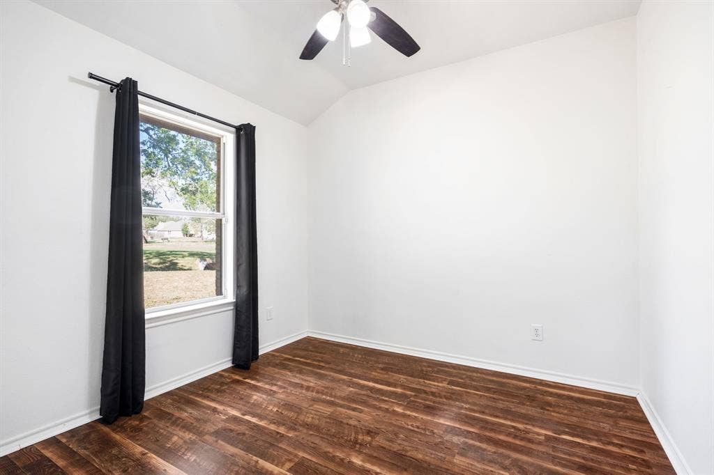 801 Bentree Drive, Fort Worth, TX 76120