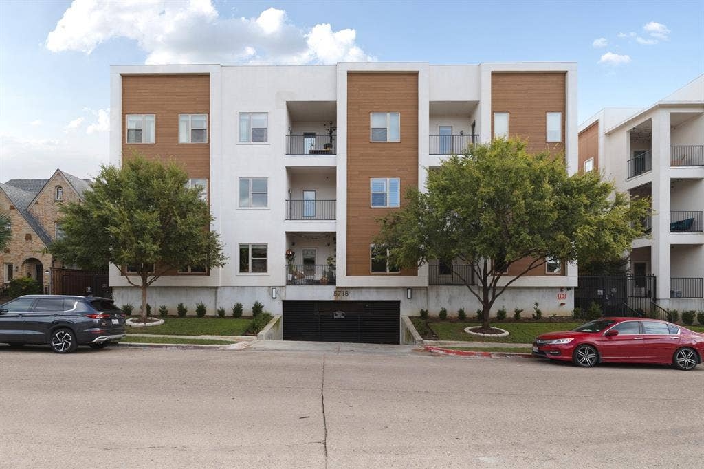 5718 Mccommas Boulevard, #302, Dallas, TX 75206