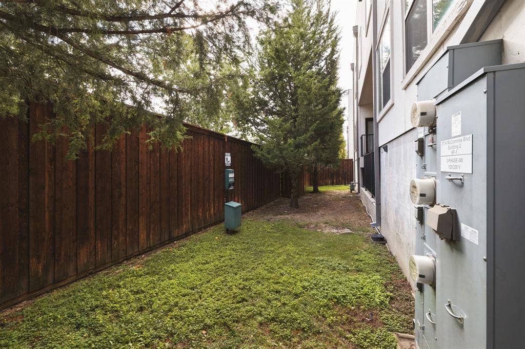 5718 Mccommas Boulevard, #302, Dallas, TX 75206