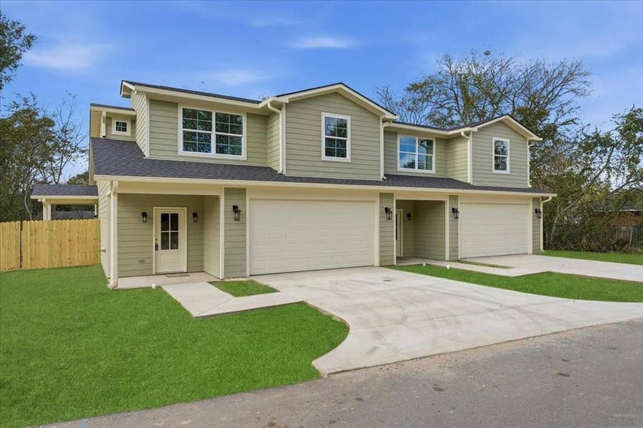 Property photo for 802 S Newsom Street, Mineola, TX
