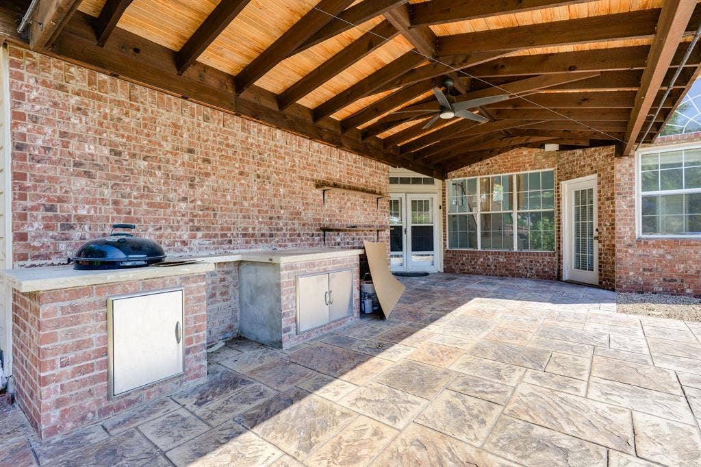 321 Andre Drive, Irving, TX 75063 321 Andre Drive, Irving, TX 75063