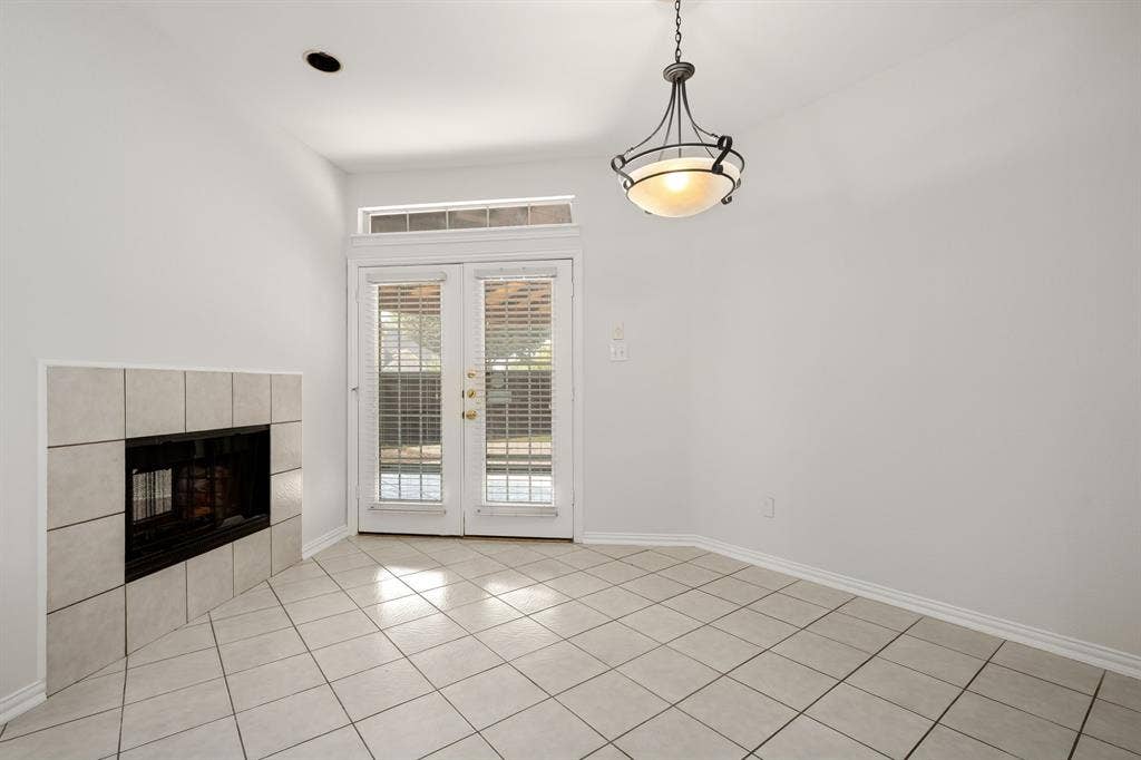 321 Andre Drive, Irving, TX 75063 321 Andre Drive, Irving, TX 75063
