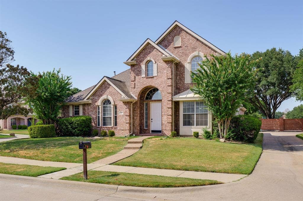 321 Andre Drive, Irving, TX 75063 321 Andre Drive, Irving, TX 75063