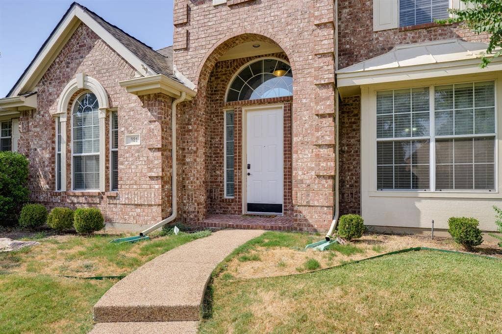 321 Andre Drive, Irving, TX 75063 321 Andre Drive, Irving, TX 75063