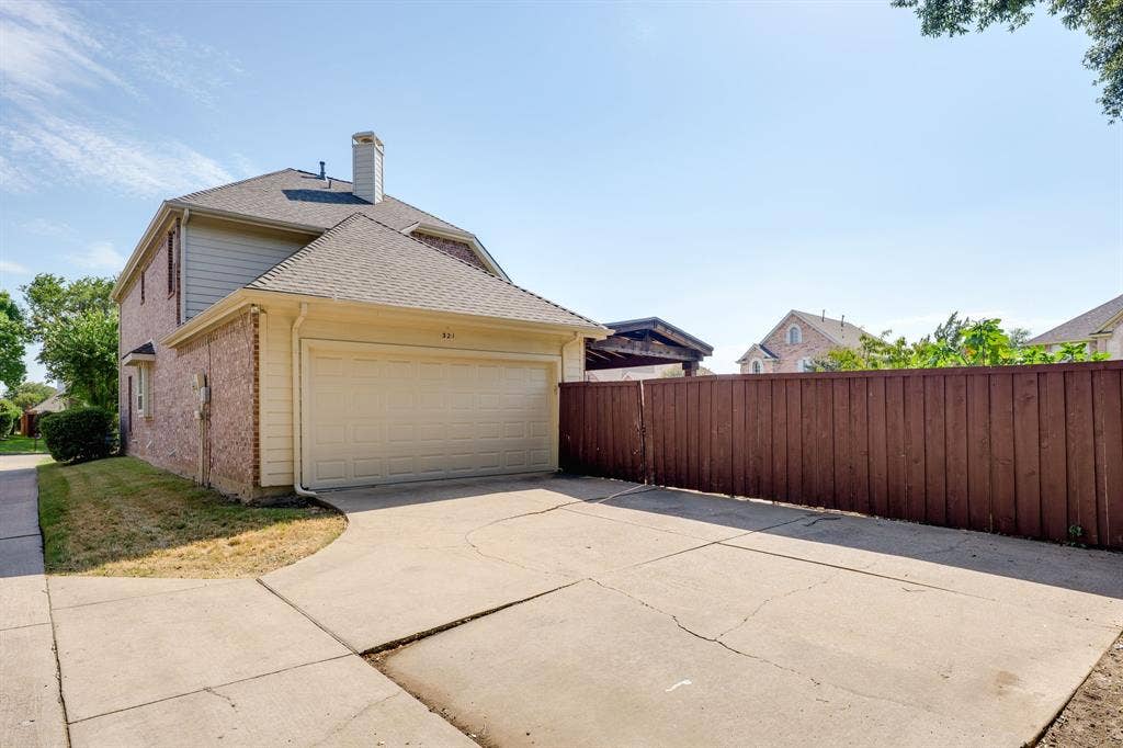 321 Andre Drive, Irving, TX 75063 321 Andre Drive, Irving, TX 75063