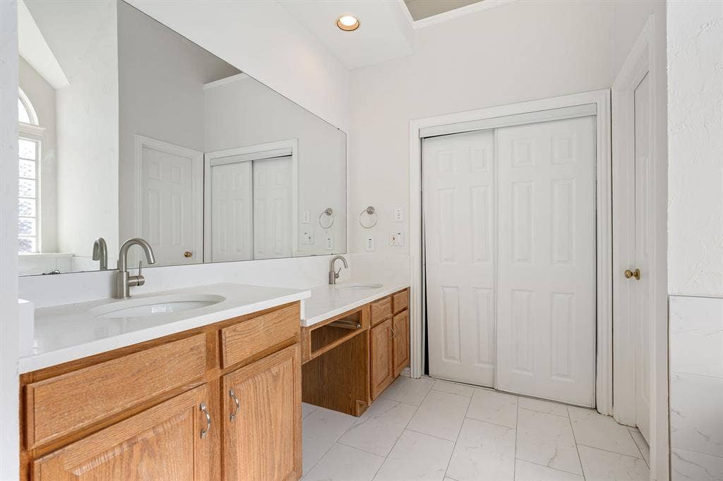 321 Andre Drive, Irving, TX 75063 321 Andre Drive, Irving, TX 75063