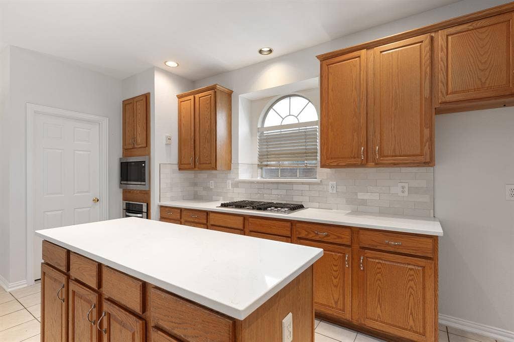 321 Andre Drive, Irving, TX 75063 321 Andre Drive, Irving, TX 75063