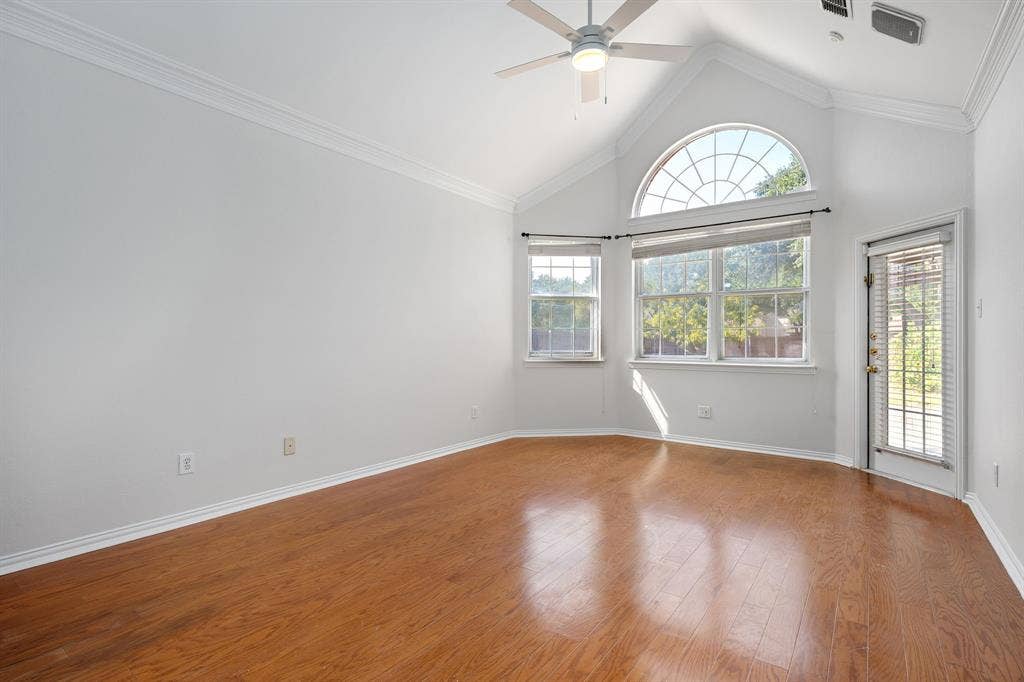 321 Andre Drive, Irving, TX 75063 321 Andre Drive, Irving, TX 75063